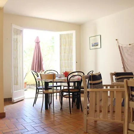 Maison Familiale 2 Etoiles A 150m De La Avec Terrasse, Jardin Et Parking Prive - Fr-1-229c-673